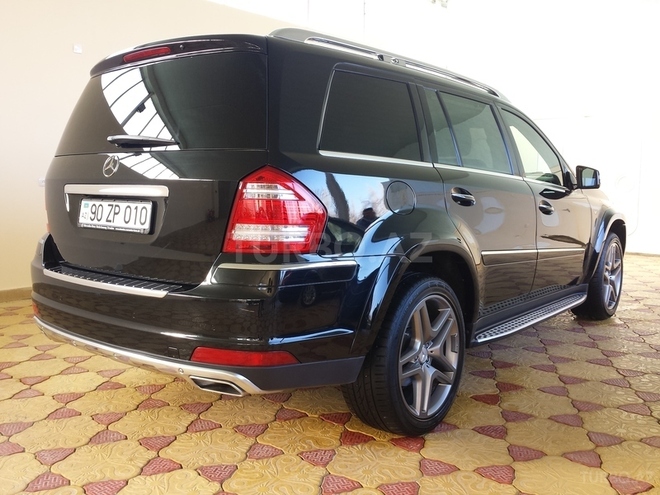 Mercedes GL 500 2010, 130,900 km - 5.5 л - Bakı