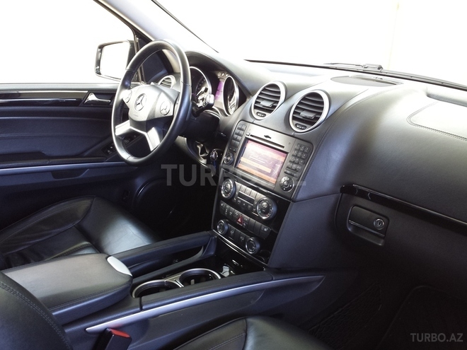 Mercedes GL 500 2010, 130,900 km - 5.5 л - Bakı