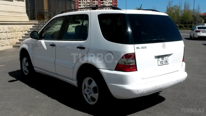 Mercedes ML 320 2001, 240,000 km - 3.2 l - Sumqayıt