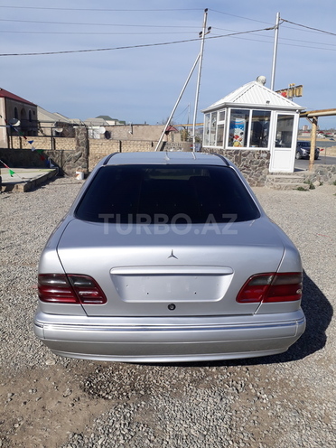 Mercedes E 270 2001, 357,500 km - 2.7 л - Bakı