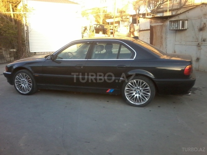 BMW 735 1996, 235,000 km - 3.5 l - Bakı