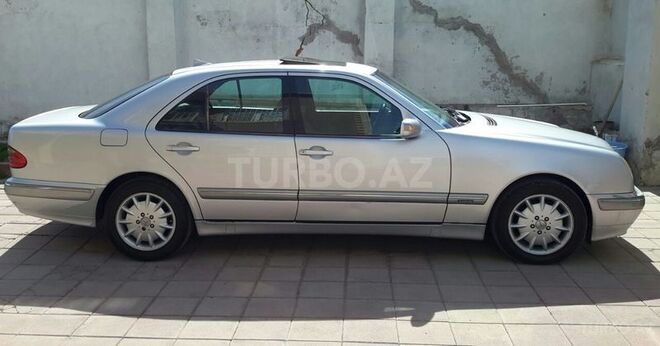 Mercedes E 320 2001, 236,000 km - 3.2 l - Bakı