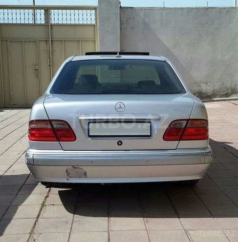 Mercedes E 320 2001, 236,000 km - 3.2 l - Bakı