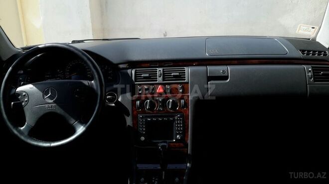 Mercedes E 320 2001, 236,000 km - 3.2 l - Bakı