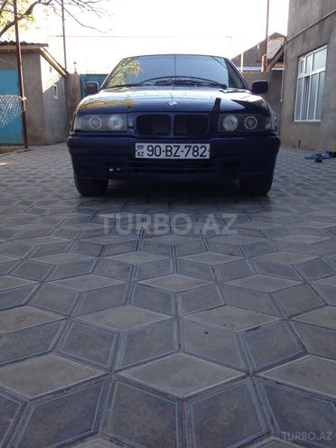 BMW 318 1993, 324,000 km - 1.9 l - Bakı