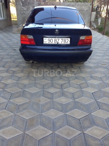 BMW 318 1993, 324,000 km - 1.9 l - Bakı