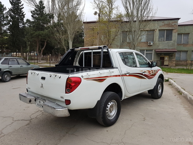 Mitsubishi L200 2009, 157,000 km - 2.5 л - Sumqayıt