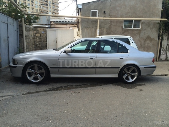 BMW 535 2002, 196,000 km - 3.5 l - Bakı
