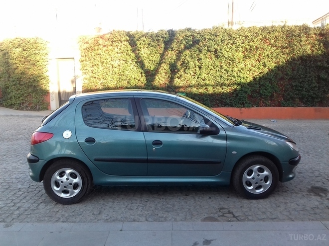 Peugeot 206 2002, 187,000 km - 1.6 l - Bakı
