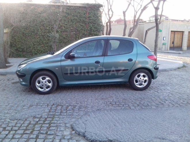 Peugeot 206 2002, 187,000 km - 1.6 l - Bakı
