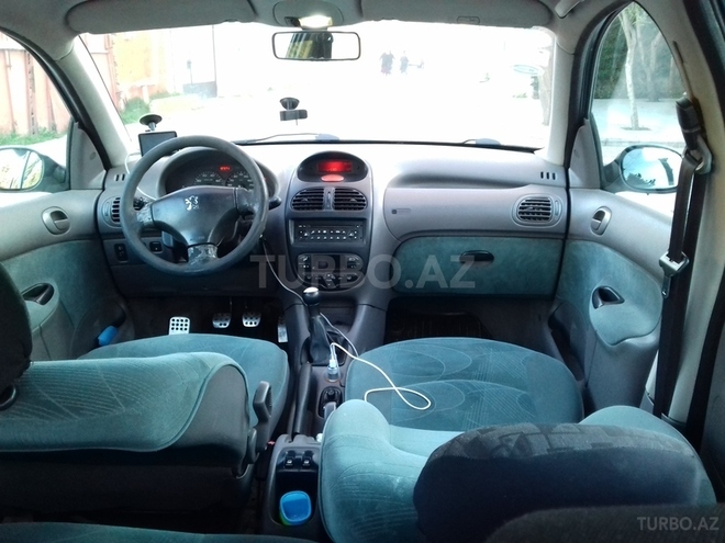 Peugeot 206 2002, 187,000 km - 1.6 l - Bakı