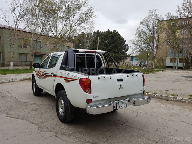 Mitsubishi L200 2009, 157,000 km - 2.5 л - Sumqayıt