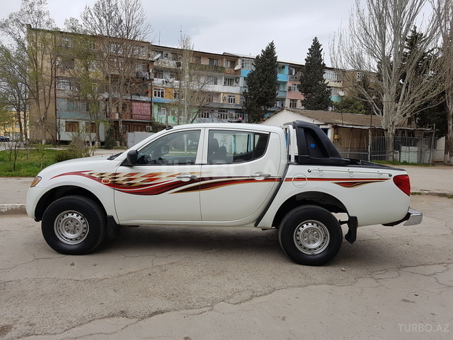 Mitsubishi L200 2009, 157,000 km - 2.5 л - Sumqayıt