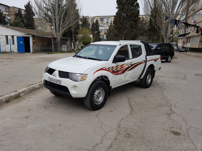 Mitsubishi L200 2009, 157,000 km - 2.5 л - Sumqayıt
