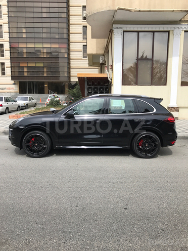 Porsche Cayenne 2013, 39,500 km - 4.8 l - Bakı