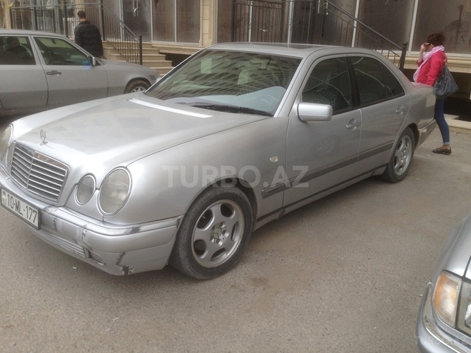 Mercedes E 230 1997, 212,000 km - 2.3 l - Bakı