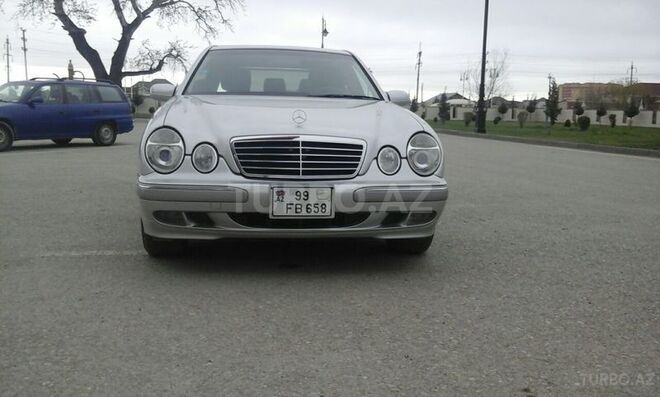 Mercedes E 240 2000, 81,000 km - 2.4 l - Xaçmaz
