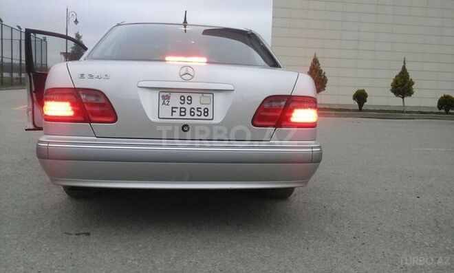 Mercedes E 240 2000, 81,000 km - 2.4 l - Xaçmaz