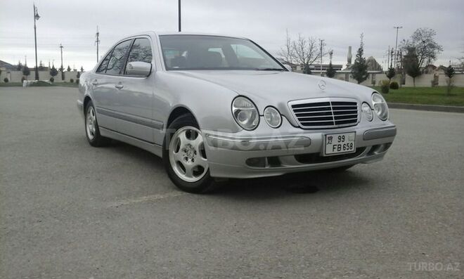 Mercedes E 240 2000, 81,000 km - 2.4 l - Xaçmaz