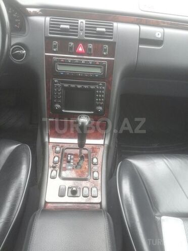 Mercedes E 240 2000, 81,000 km - 2.4 l - Xaçmaz
