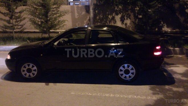 Audi A4 1998, 245,143 km - 1.8 l - Mingəçevir
