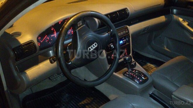 Audi A4 1998, 245,143 km - 1.8 l - Mingəçevir
