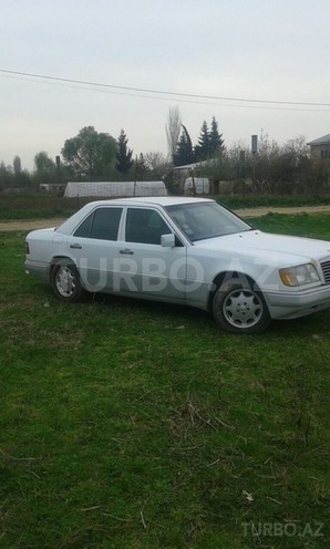 Mercedes E 200 1995, 621,425 km - 2.0 l - Bakı
