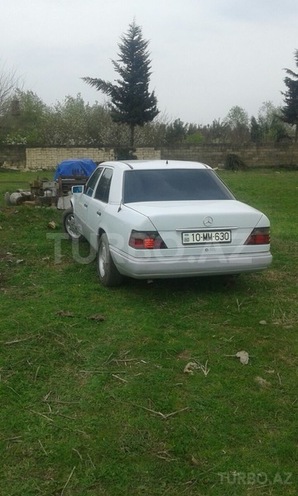 Mercedes E 200 1995, 621,425 km - 2.0 l - Bakı