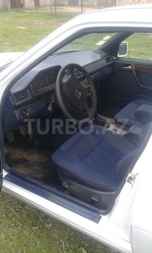 Mercedes E 200 1995, 621,425 km - 2.0 l - Bakı