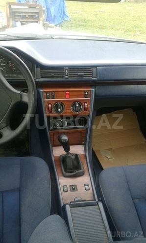 Mercedes E 200 1995, 621,425 km - 2.0 l - Bakı
