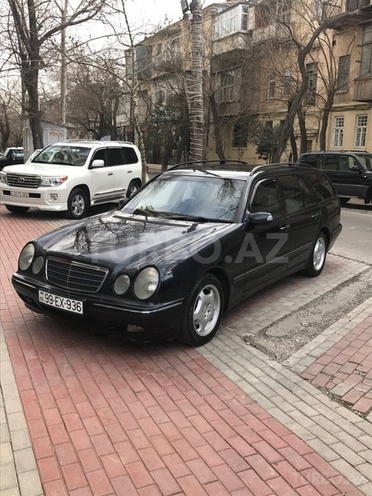Mercedes E 220 1999, 280,000 km - 2.2 l - Bakı