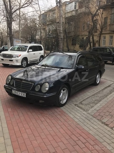 Mercedes E 220 1999, 280,000 km - 2.2 l - Bakı
