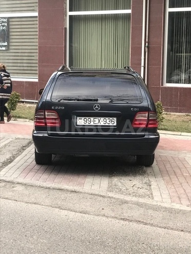 Mercedes E 220 1999, 280,000 km - 2.2 l - Bakı