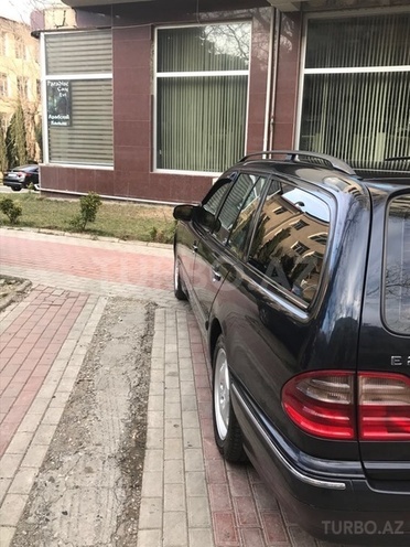 Mercedes E 220 1999, 280,000 km - 2.2 l - Bakı