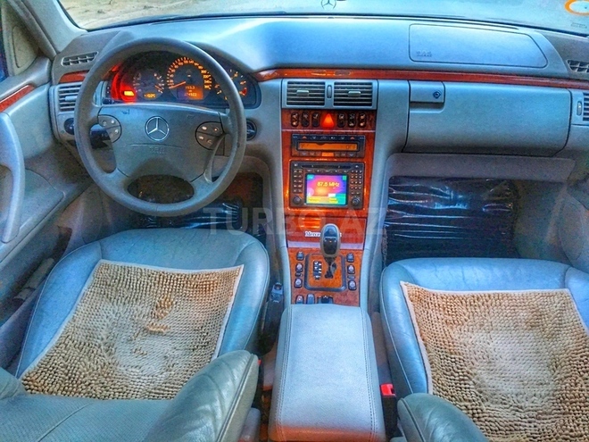 Mercedes E 320 2001, 285,000 km - 3.2 l - Bakı