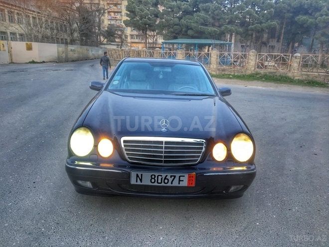 Mercedes E 320 2001, 285,000 km - 3.2 l - Bakı