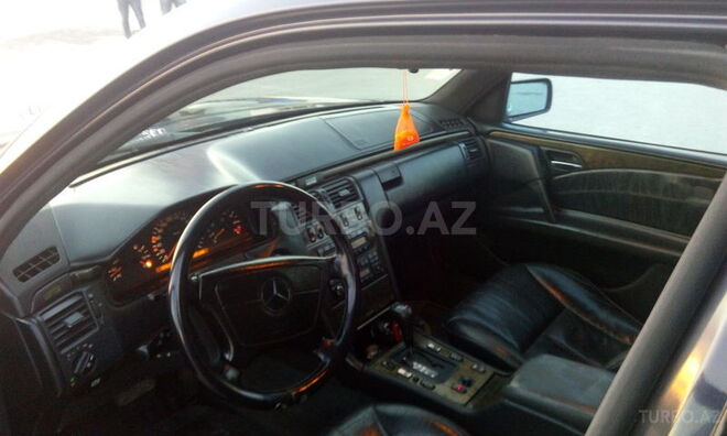 Mercedes E 280 1998, 205,350 km - 0.3 l - Sumqayıt