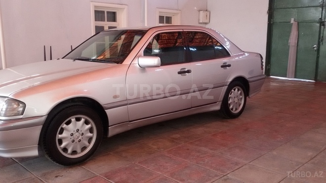 Mercedes C 220 2000, 221,363 km - 2.2 l - Gəncə