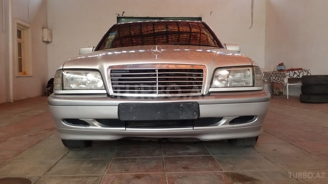 Mercedes C 220 2000, 221,363 km - 2.2 l - Gəncə