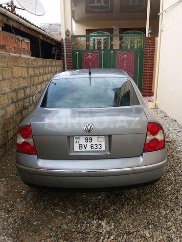 Volkswagen Passat 2003, 210,000 km - 2.0 l - Bakı