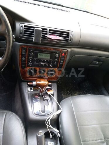 Volkswagen Passat 2003, 210,000 km - 2.0 l - Bakı