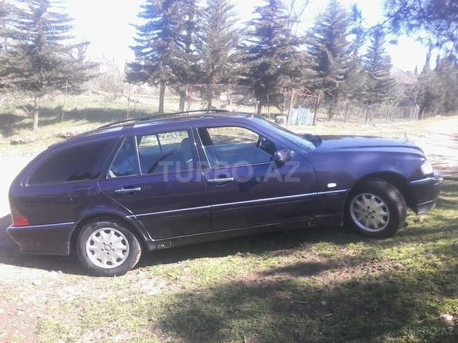 Mercedes C 220 1999, 300,508 km - 2.2 l - Astara