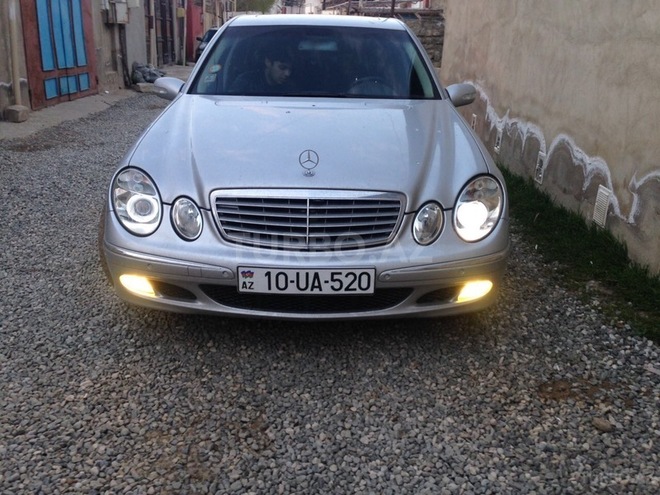 Mercedes E 320 2001, 267,000 km - 3.2 l - Bakı