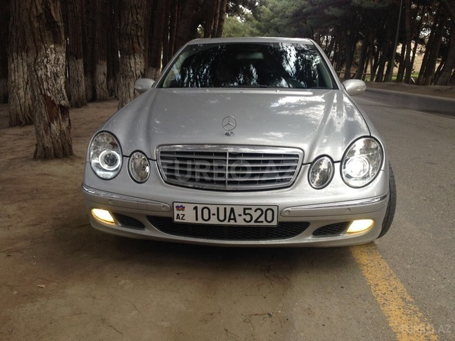 Mercedes E 320 2001, 267,000 km - 3.2 l - Bakı