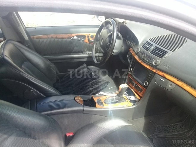 Mercedes E 320 2001, 267,000 km - 3.2 l - Bakı