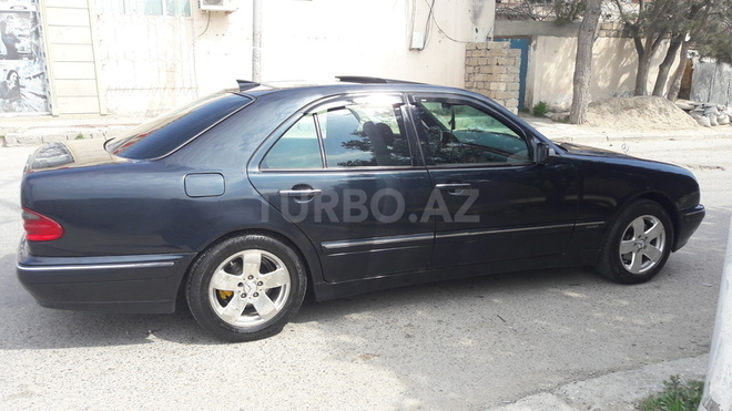 Mercedes E 200 2000, 264,000 km - 2.2 л - Bakı