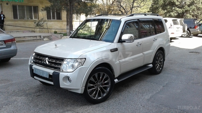 Mitsubishi Pajero 2010, 103,000 km - 3.5 л - Bakı
