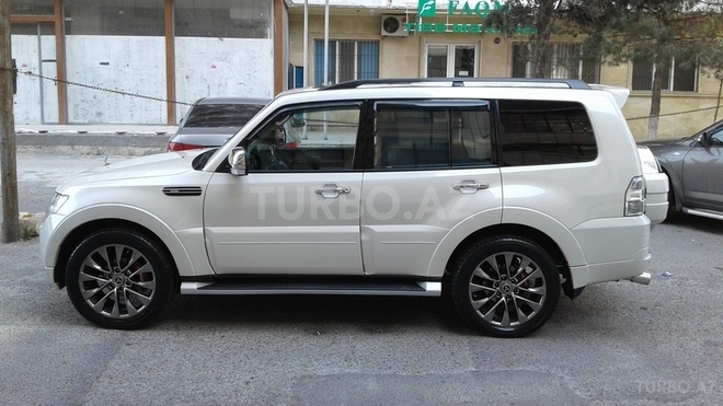 Mitsubishi Pajero 2010, 103,000 km - 3.5 л - Bakı
