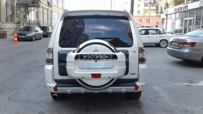 Mitsubishi Pajero 2010, 103,000 km - 3.5 л - Bakı