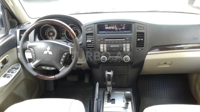 Mitsubishi Pajero 2010, 103,000 km - 3.5 л - Bakı